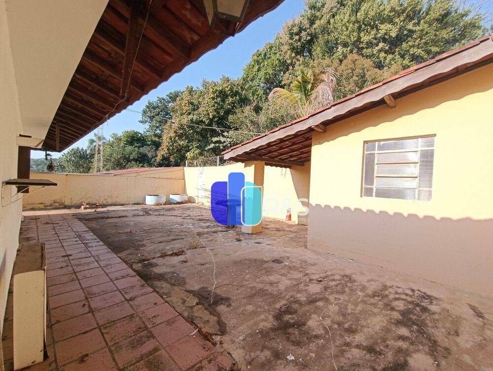 Casa para alugar com 3 quartos, 210m² - Foto 4