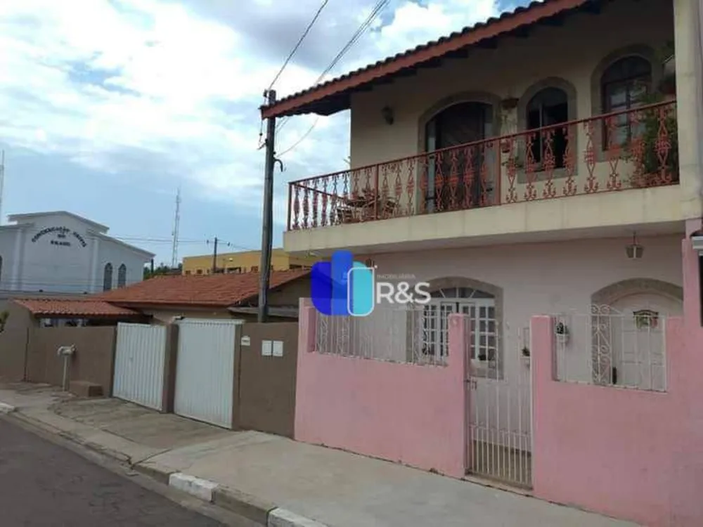 Casa, 2 quartos, 231 m² - Foto 1