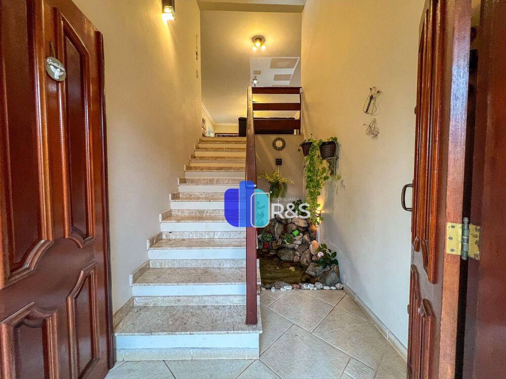 Casa de Condomínio à venda com 4 quartos, 380m² - Foto 3