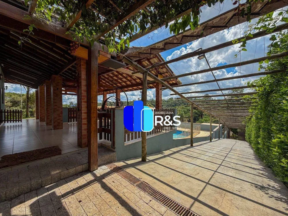Chácara, 3 quartos, 2313 m² - Foto 1
