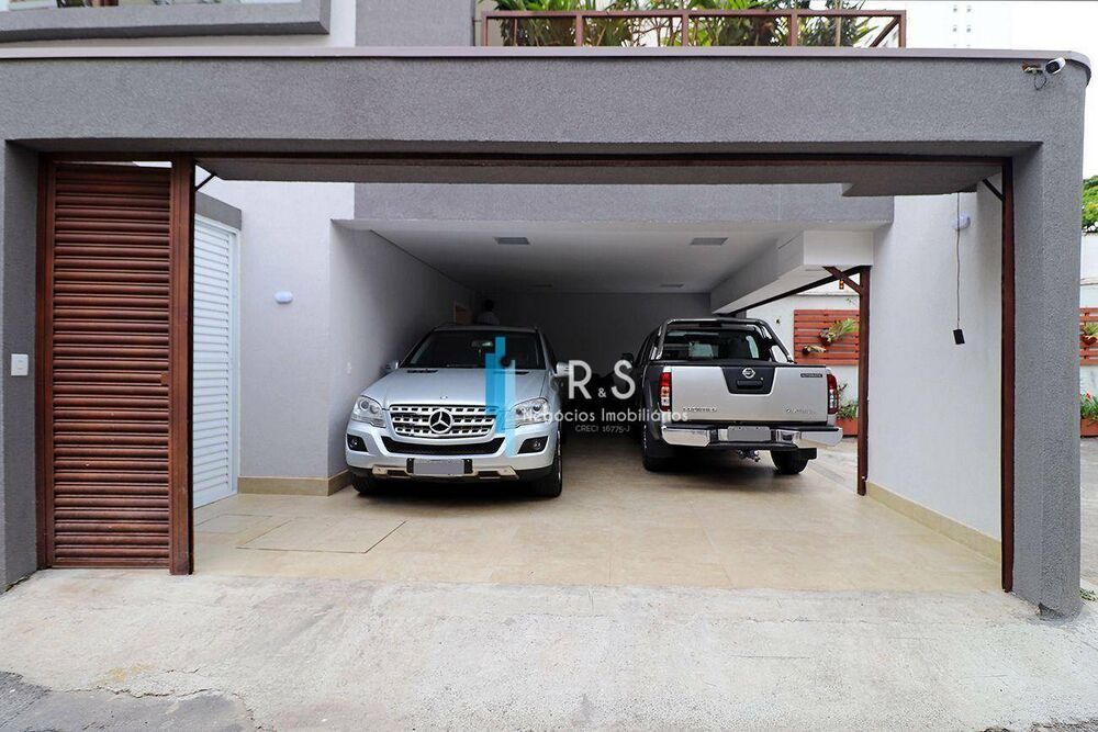 Casa à venda com 3 quartos, 250m² - Foto 1