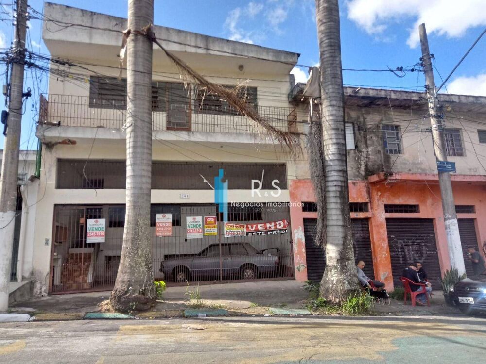 Sobrado à venda com 9 quartos, 576m² - Foto 1