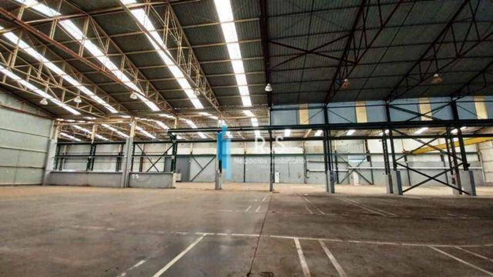 Depósito-Galpão-Armazém para alugar, 2700m² - Foto 2