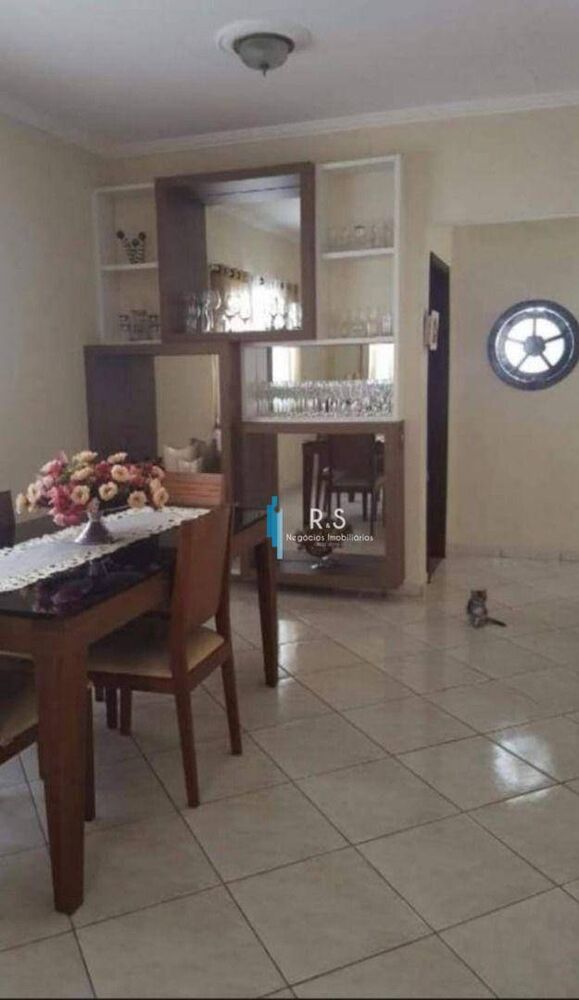 Casa, 3 quartos, 267 m² - Foto 2
