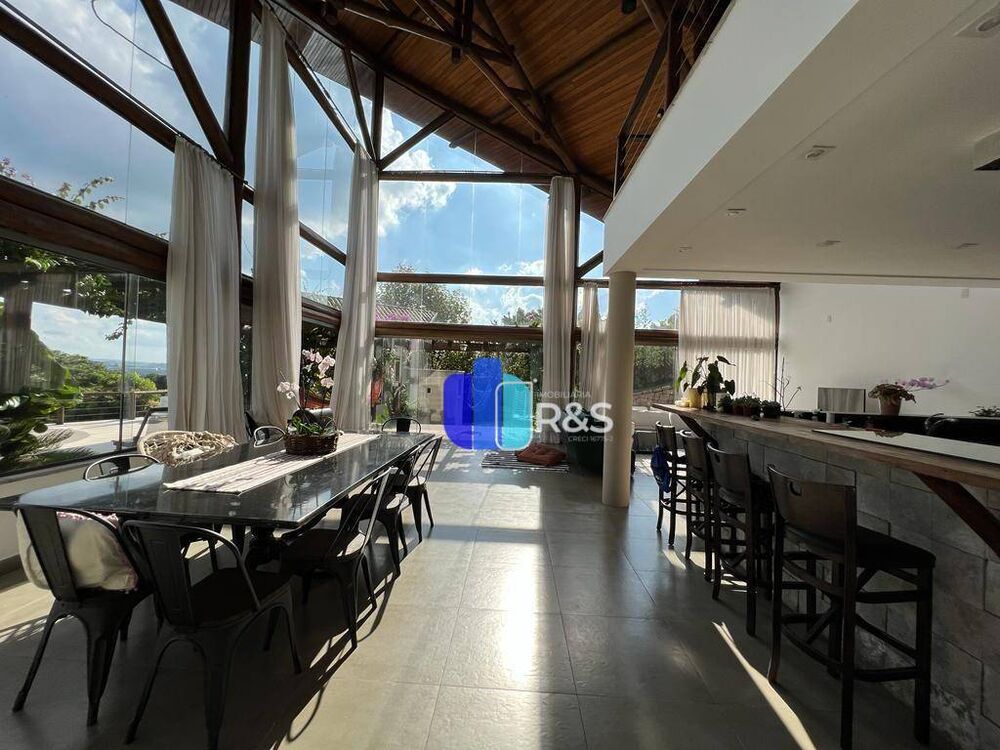 Casa de Condomínio à venda e aluguel com 5 quartos, 560m² - Foto 4