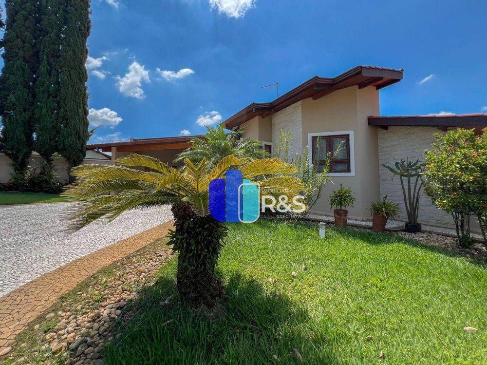 Casa à venda com 3 quartos, 250m² - Foto 1