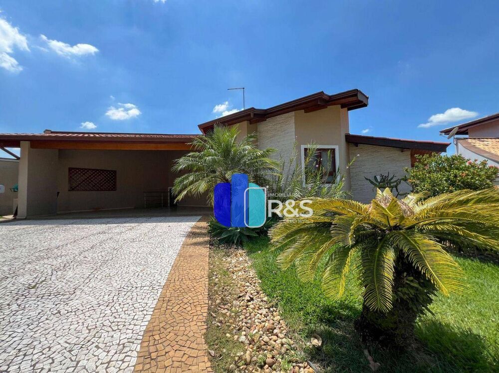 Casa à venda com 3 quartos, 250m² - Foto 2
