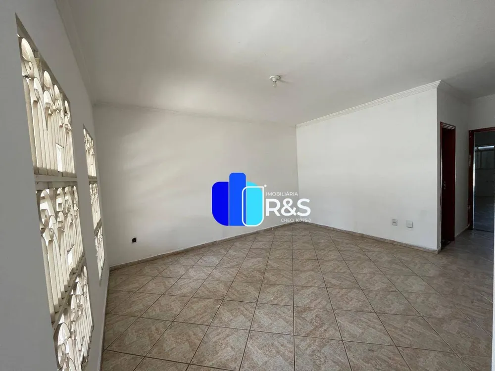 Casa, 4 quartos, 212 m² - Foto 2