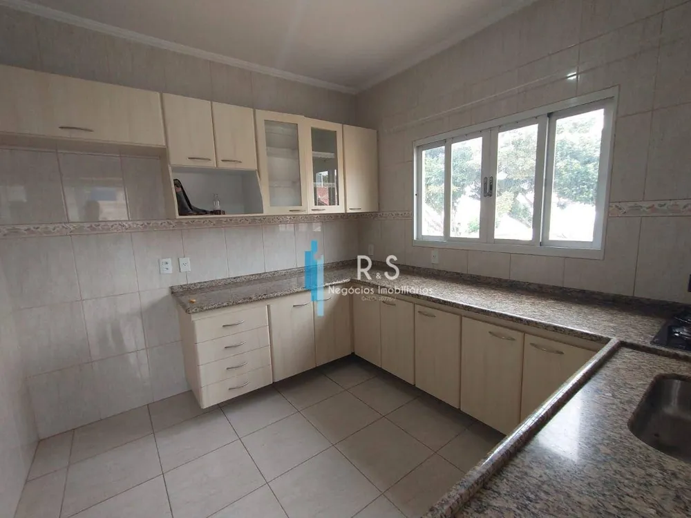 Casa, 2 quartos, 290 m² - Foto 3