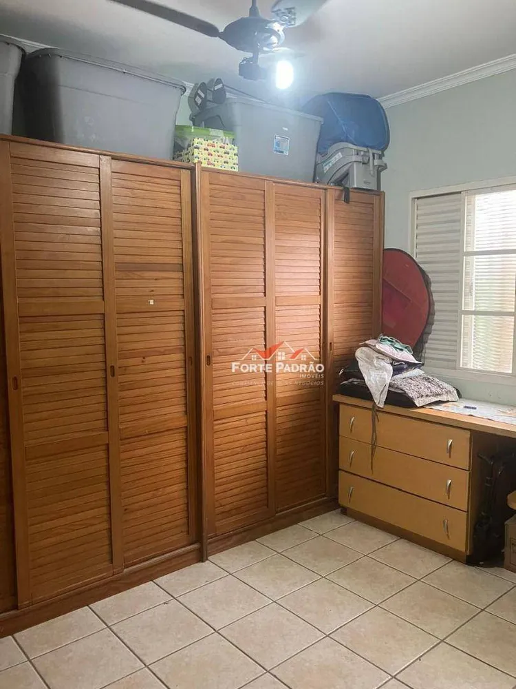 Casa, 3 quartos, 214 m² - Foto 2