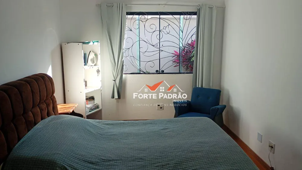 Casa, 3 quartos, 211 m² - Foto 2