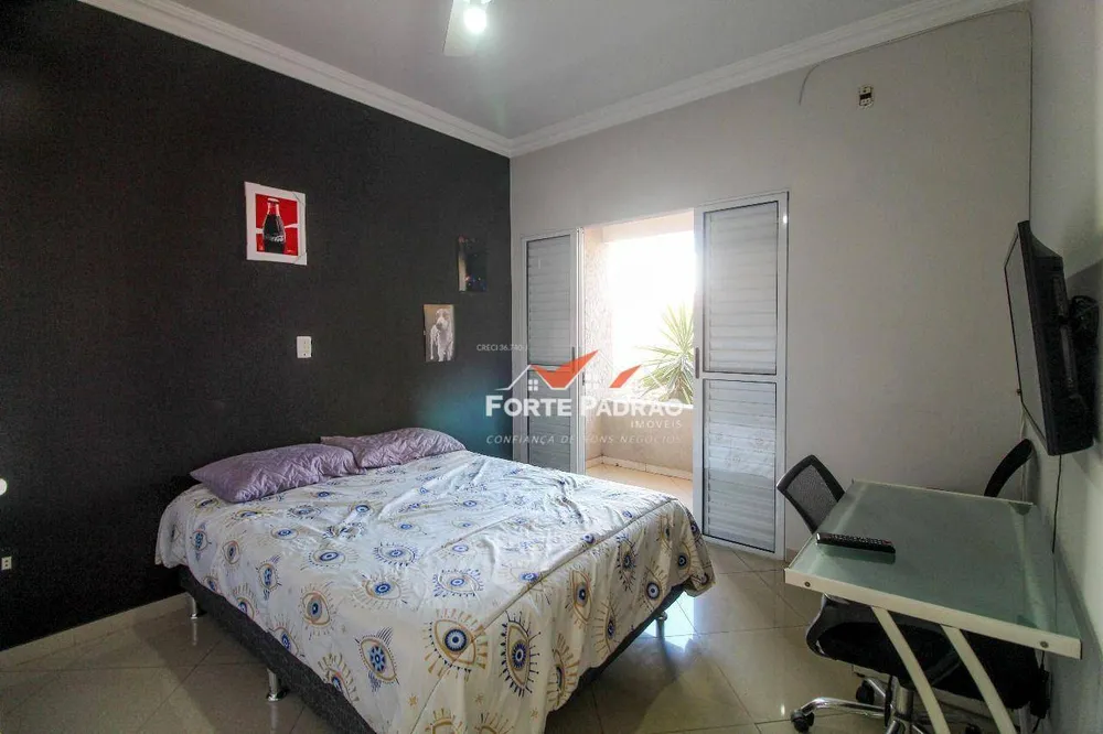 Sobrado, 3 quartos, 217 m² - Foto 3