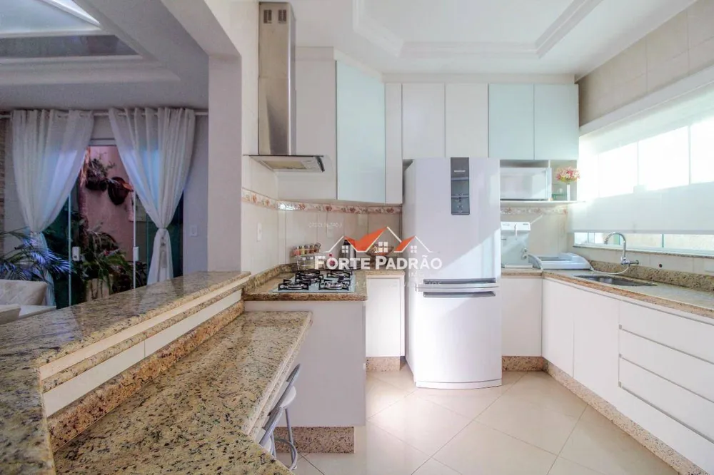 Sobrado, 3 quartos, 217 m² - Foto 8