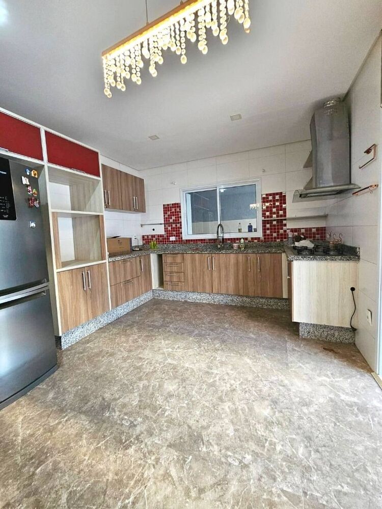 Sobrado, 3 quartos, 200 m² - Foto 1