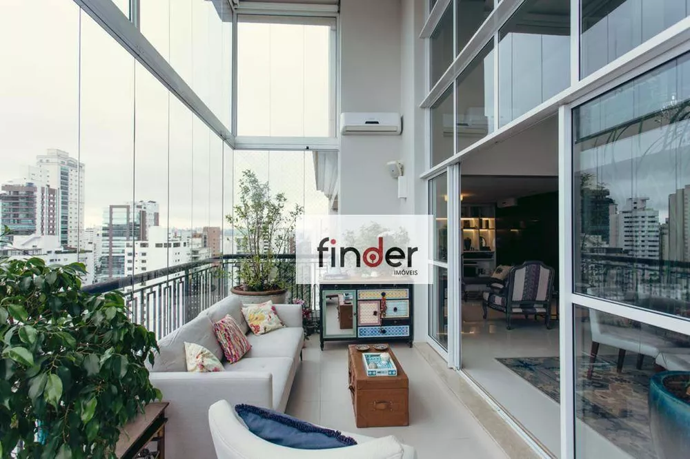 Apartamento, 3 quartos, 216 m² - Foto 2