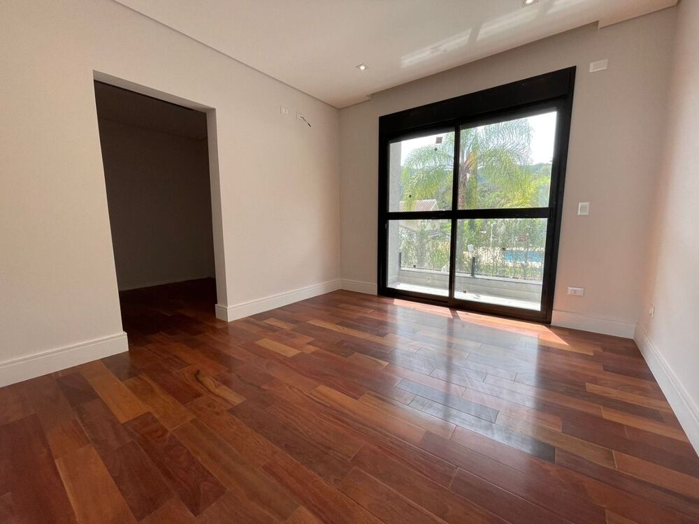 Casa de Condomínio à venda com 4 quartos, 680m² - Foto 2