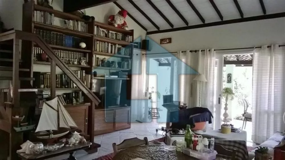 Casa de Condomínio à venda com 3 quartos, 350m² - Foto 4