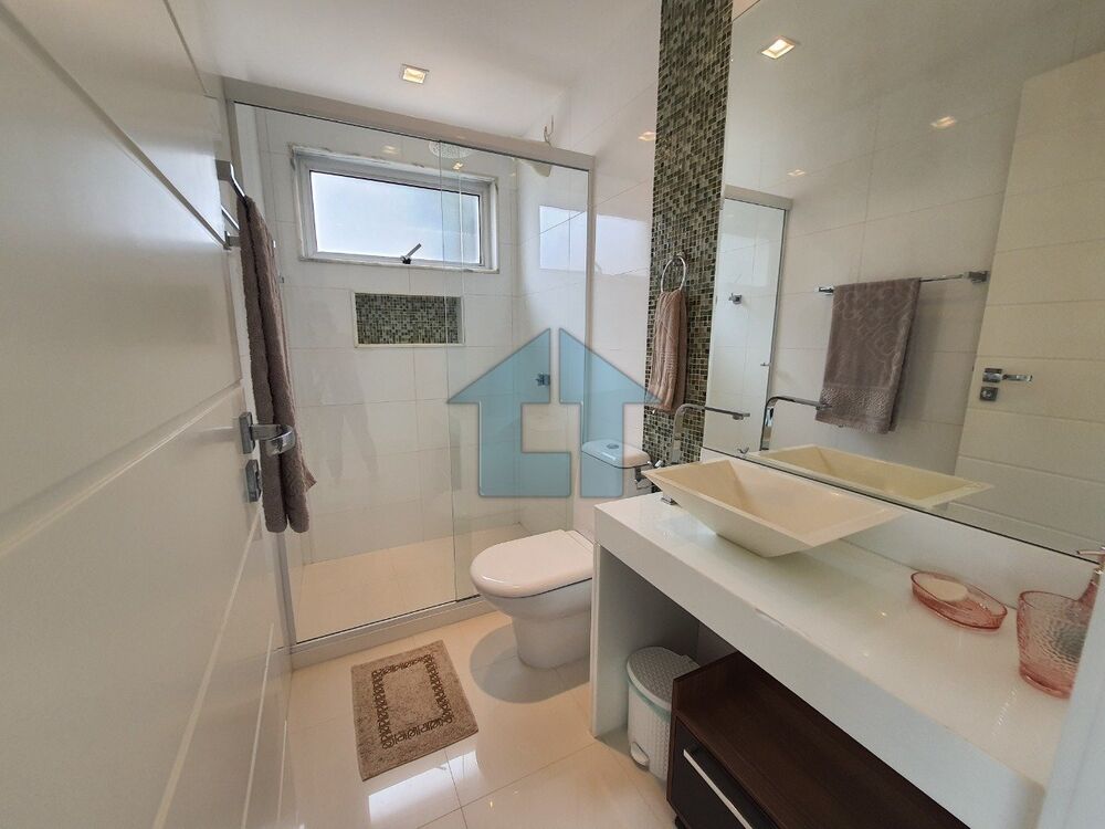 Apartamento à venda com 3 quartos, 160m² - Foto 2