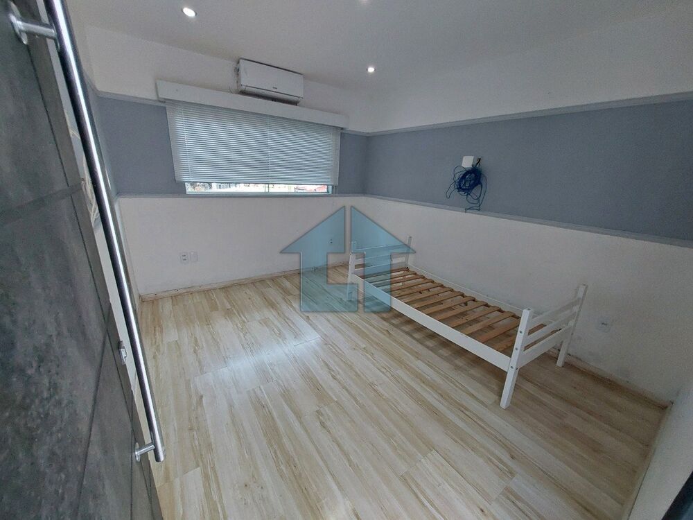 Chácara à venda com 3 quartos, 200m² - Foto 1