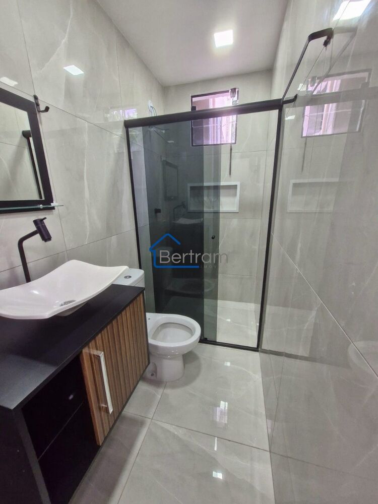 Casa à venda e aluguel com 2 quartos, 250m² - Foto 1