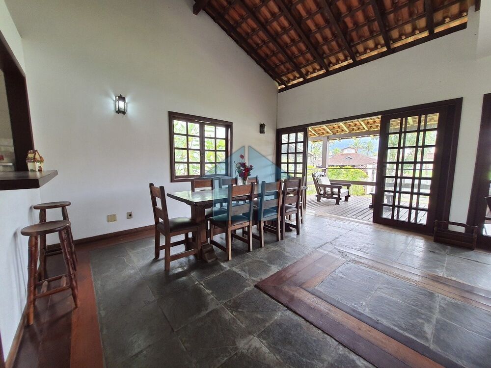 Casa à venda com 4 quartos, 233m² - Foto 4