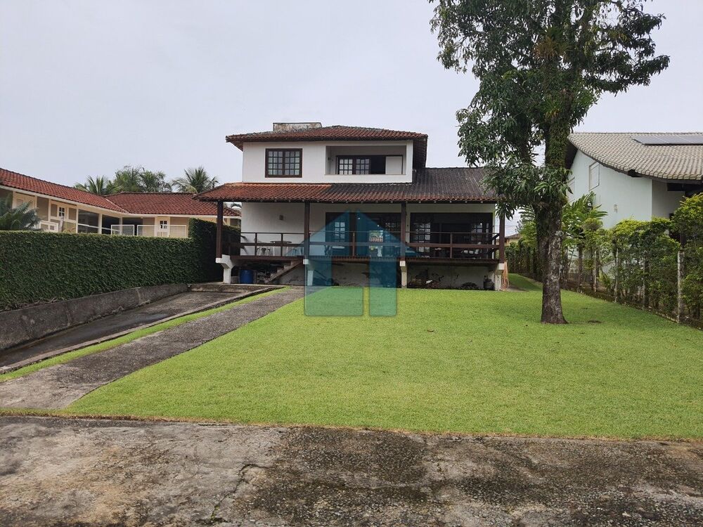 Casa à venda com 4 quartos, 233m² - Foto 1