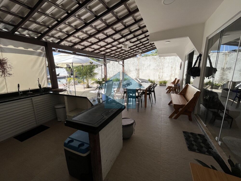 Casa à venda e aluguel com 4 quartos, 376m² - Foto 1