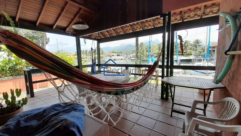Casa à venda com 5 quartos, 129m² - Foto 2
