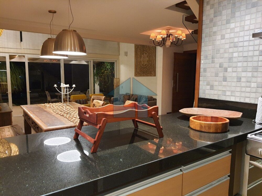 Casa à venda com 5 quartos, 355m² - Foto 2