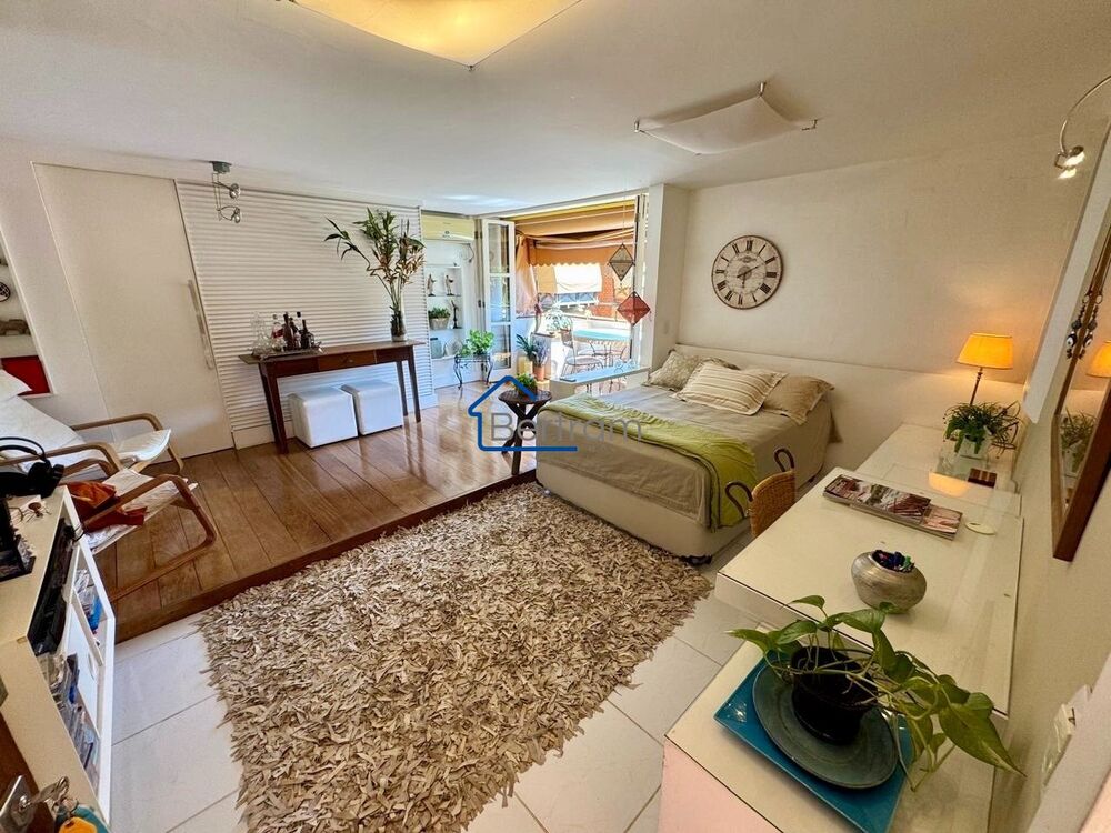 Apartamento à venda com 1 quarto, 32 - Foto 1