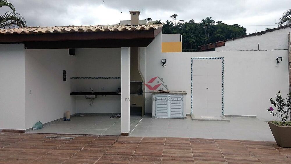 Casa à venda com 2 quartos, 82m² - Foto 1