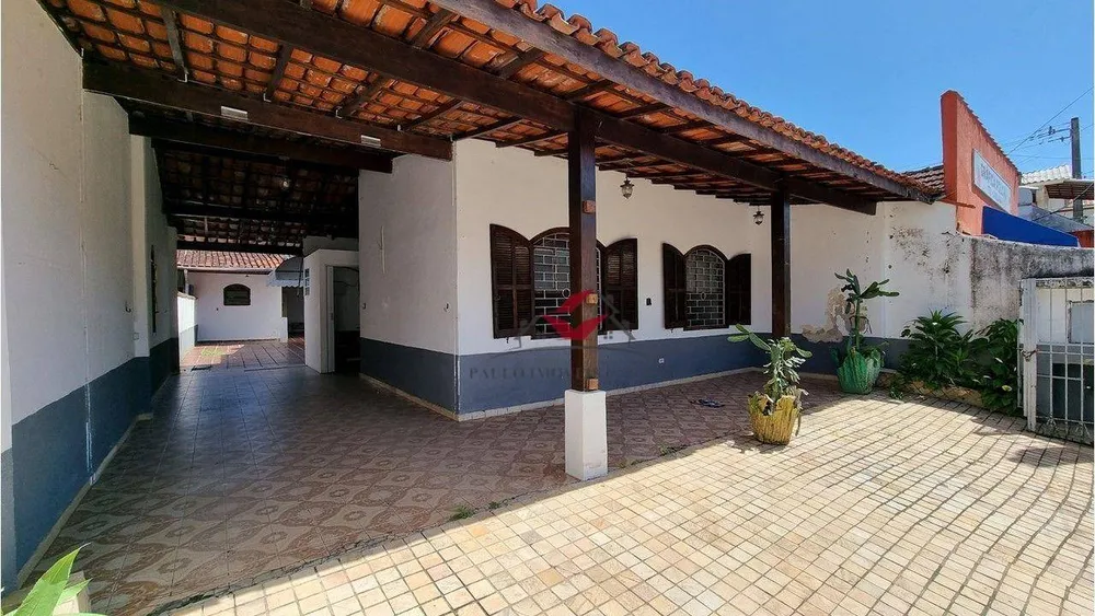 Casa, 5 quartos, 131 m² - Foto 1