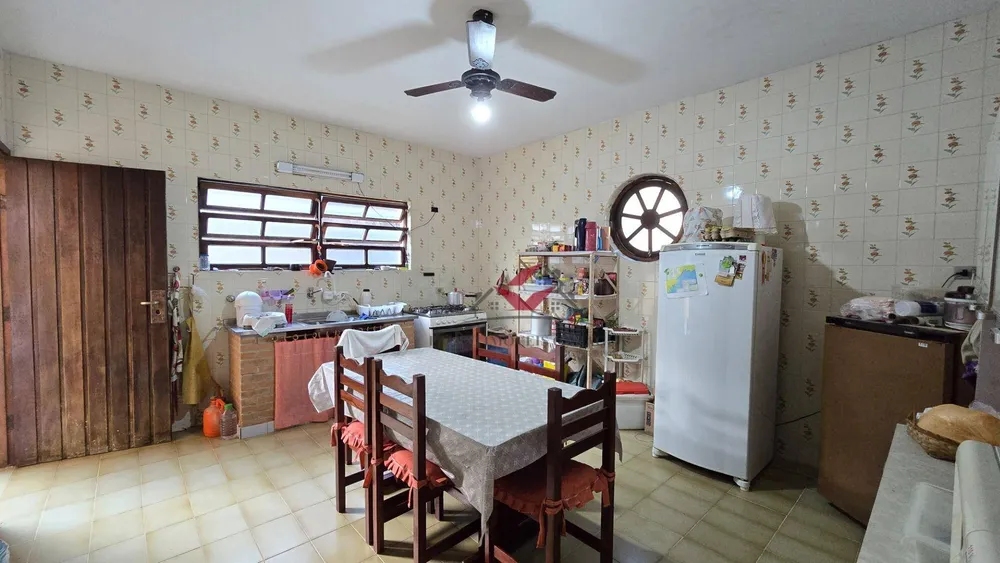 Casa, 5 quartos, 147 m² - Foto 2