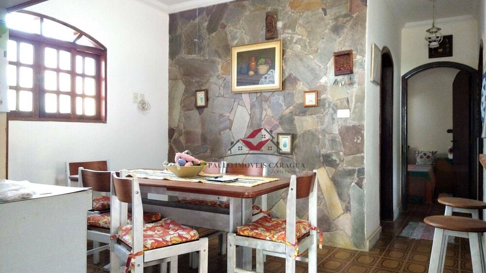 Casa à venda com 3 quartos, 158m² - Foto 1