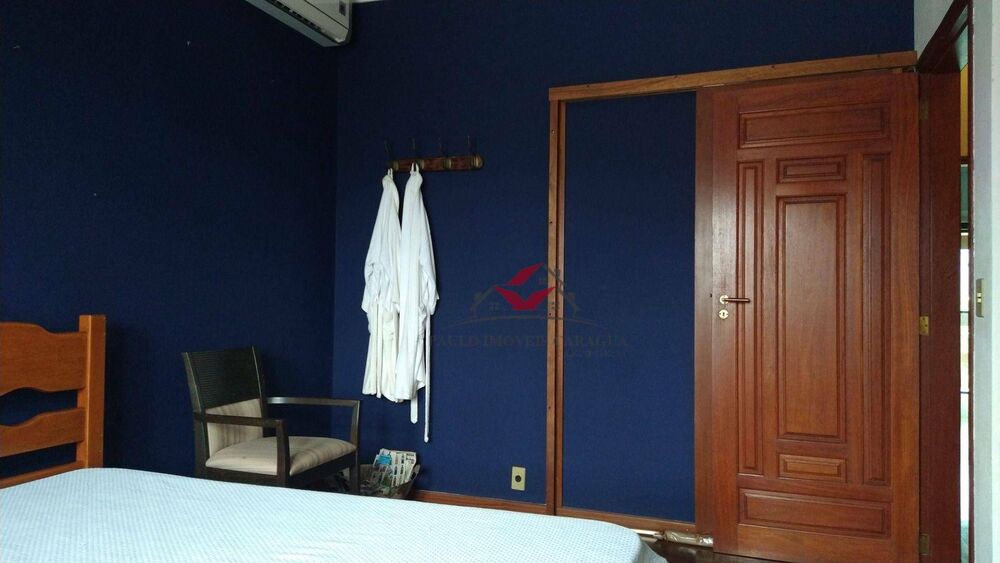 Casa à venda com 3 quartos, 354m² - Foto 8