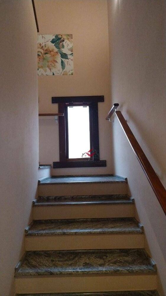 Casa à venda com 3 quartos, 354m² - Foto 7