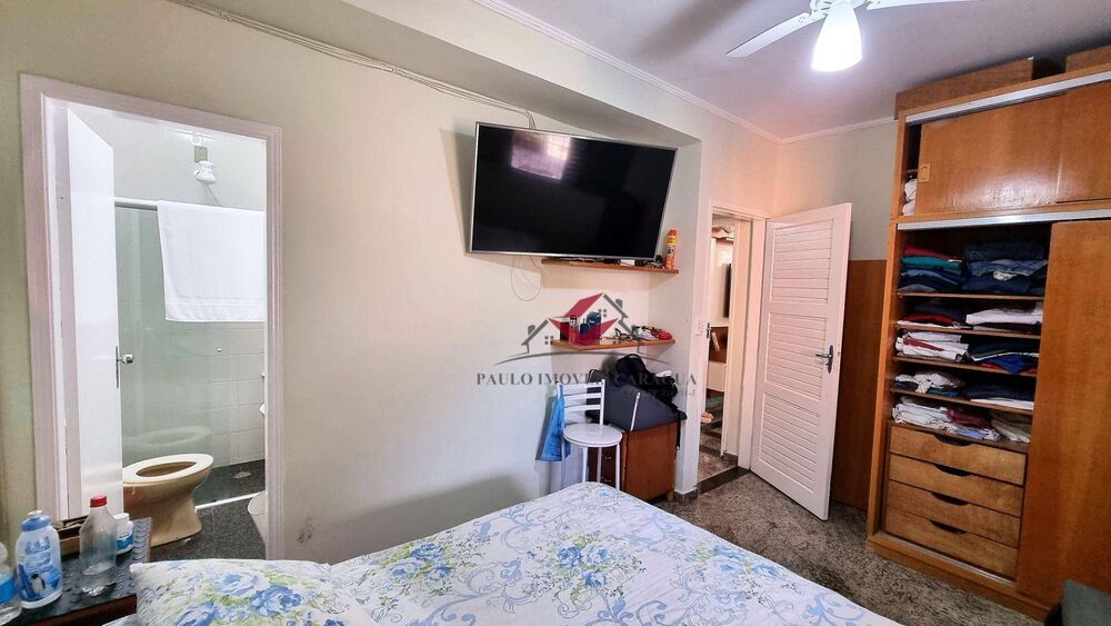 Casa à venda com 8 quartos, 300m² - Foto 2