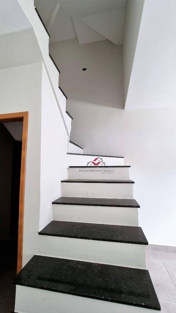 Casa à venda com 3 quartos, 90m² - Foto 2