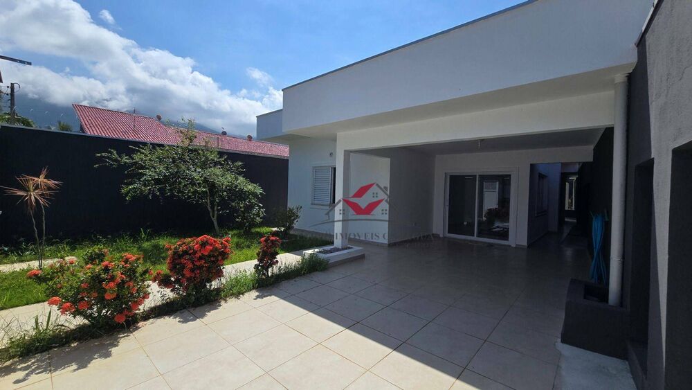 Casa à venda com 3 quartos, 145m² - Foto 1