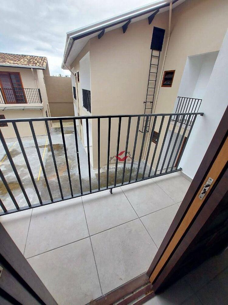 Casa à venda com 2 quartos, 84m² - Foto 8