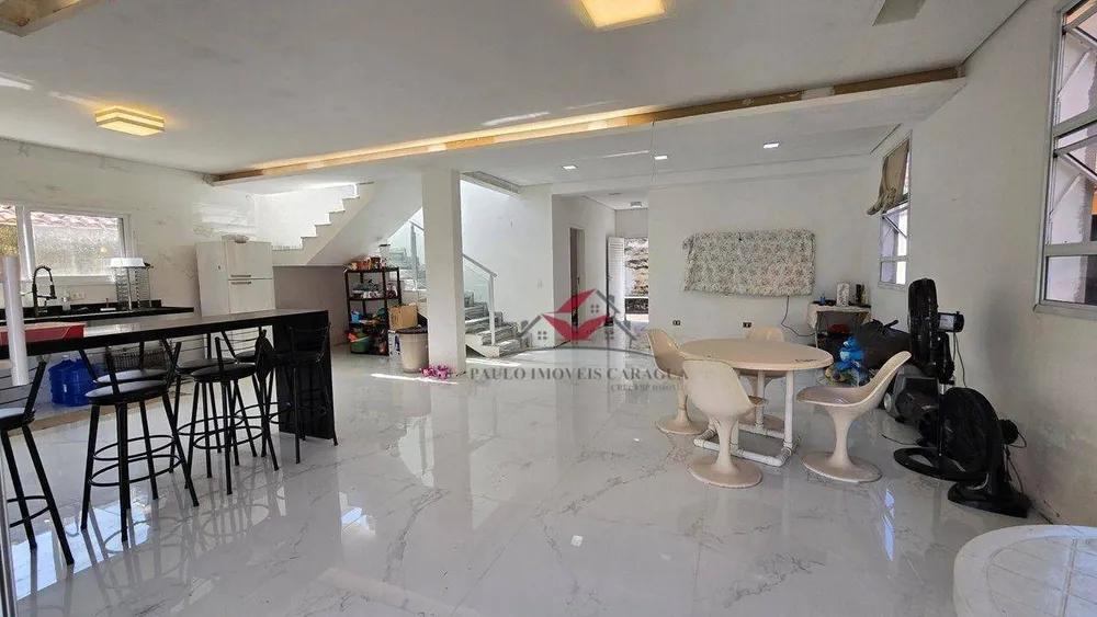 Casa, 5 quartos, 231 m² - Foto 1