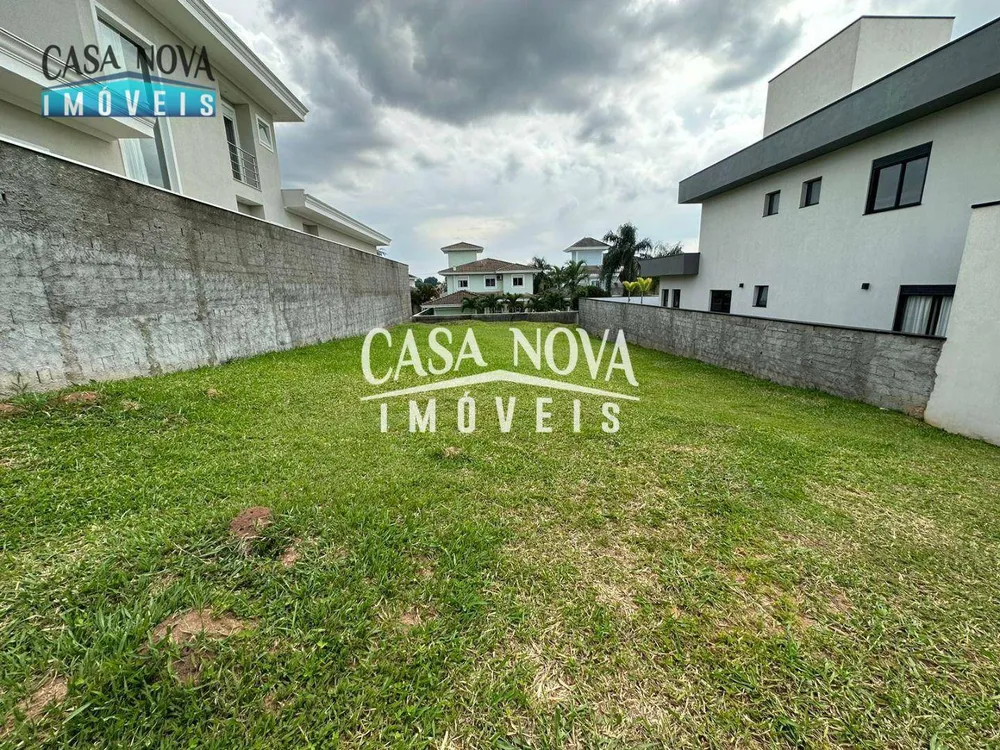 Loteamento e Condomínio, 600 m² - Foto 1