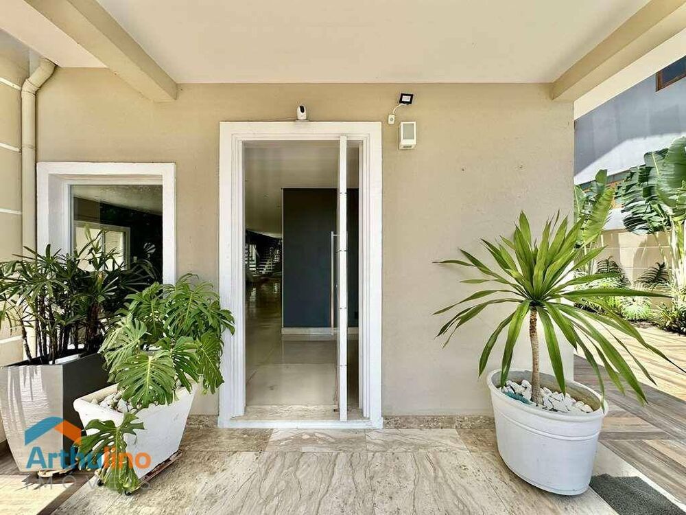 Casa de Condomínio à venda e aluguel com 4 quartos, 358m² - Foto 2