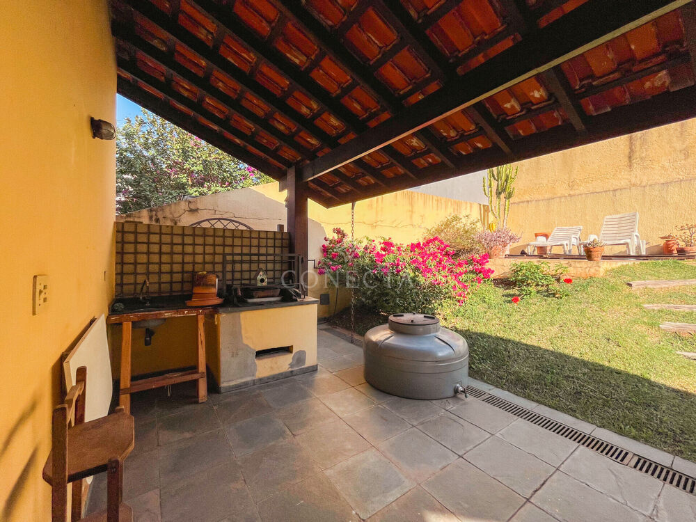 Casa, 4 quartos, 325 m² - Foto 1