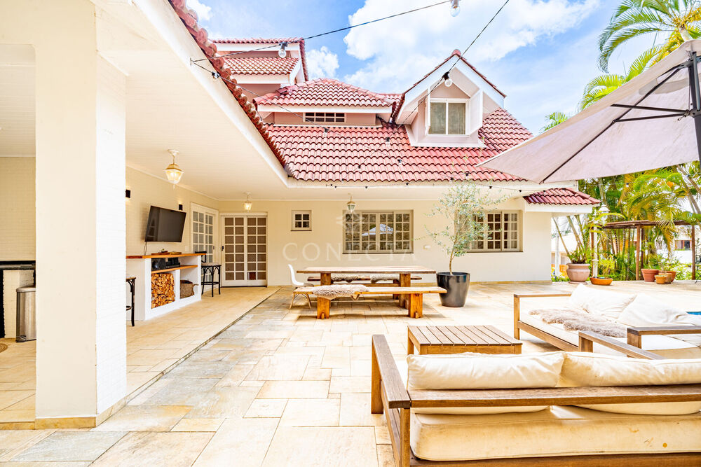 Casa, 4 quartos, 326 m² - Foto 1