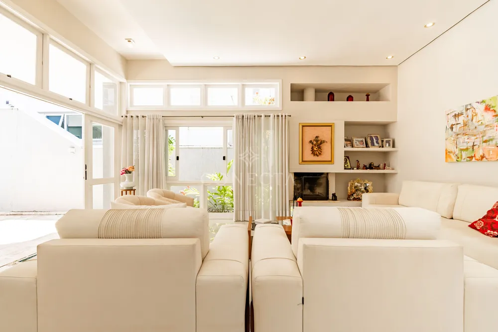 Casa, 4 quartos, 316 m² - Foto 1