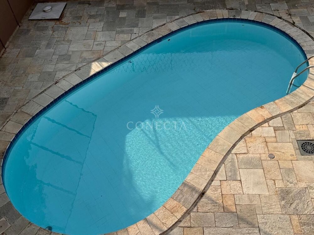 Casa para alugar com 4 quartos, 500m² - Foto 4