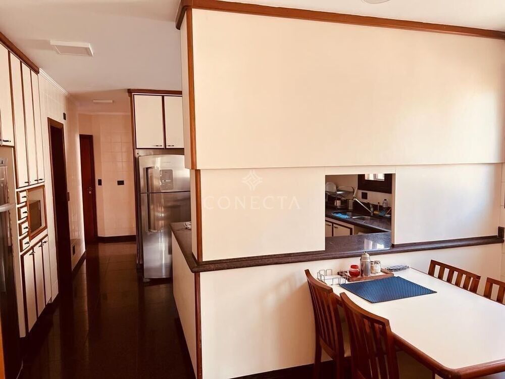 Casa para alugar com 4 quartos, 500m² - Foto 1