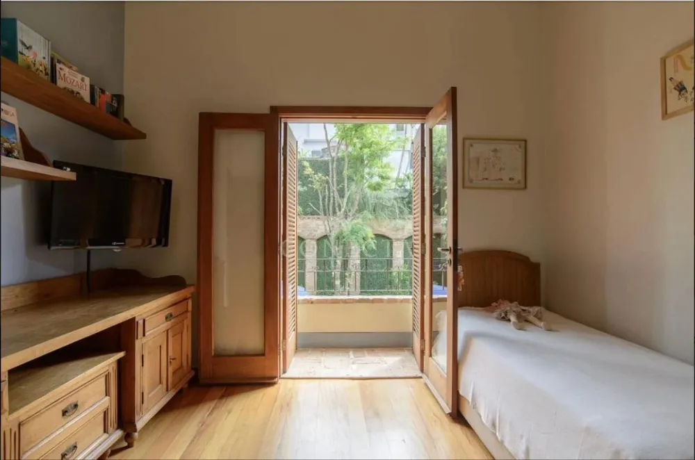 Casa, 4 quartos, 394 m² - Foto 1