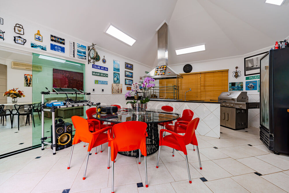 Casa, 5 quartos, 1040 m² - Foto 1